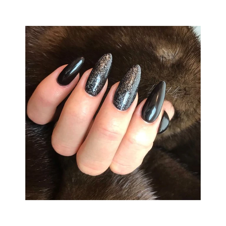 CND Vinylux Nail Polish, 105 Black Pool - Billede 4